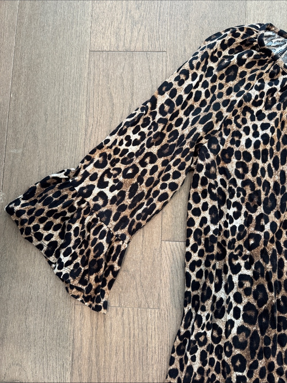 Michael Kors Leopard 3/4 Bell Sleeve Shirt Women’s Large Animal Print Blouse - Picture 2 of 13